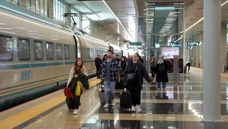 YHT'lerde Ek Sefer Düzenlemesi: Yolculuğunuza Hız Katacak Yeni Fırsatlar