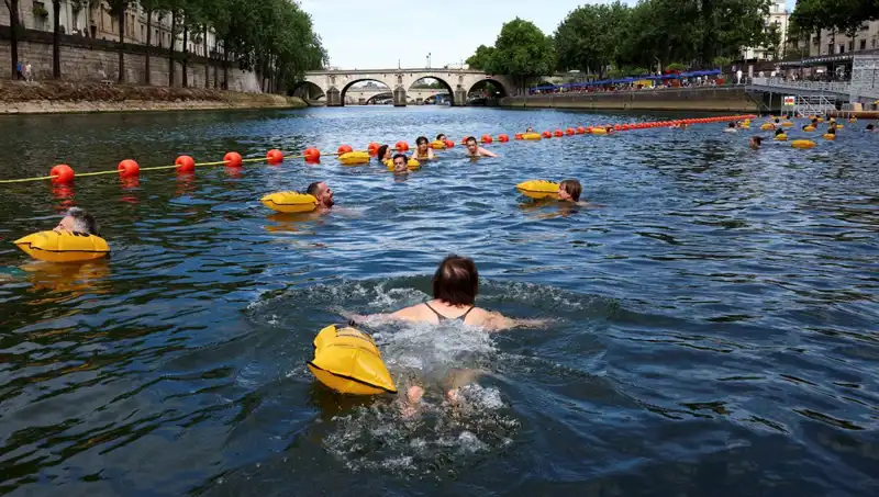 Paris’in Kalbi Seine Nehri Artık Halka Açıldı: Tarihi Bir İlk!