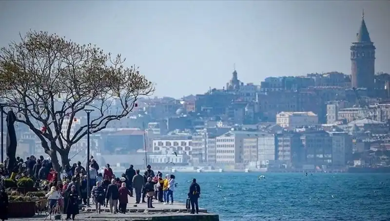 İstanbul'a Bahar Havası Geri Dönüyor: Hafta Sonu Sıcaklıklar Artacak