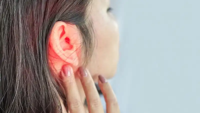 19 Yaşındaki Genç Kulağındaki Ağrılarla Doktora Gitti, Feci Bir Sonuçla Karşılaştı