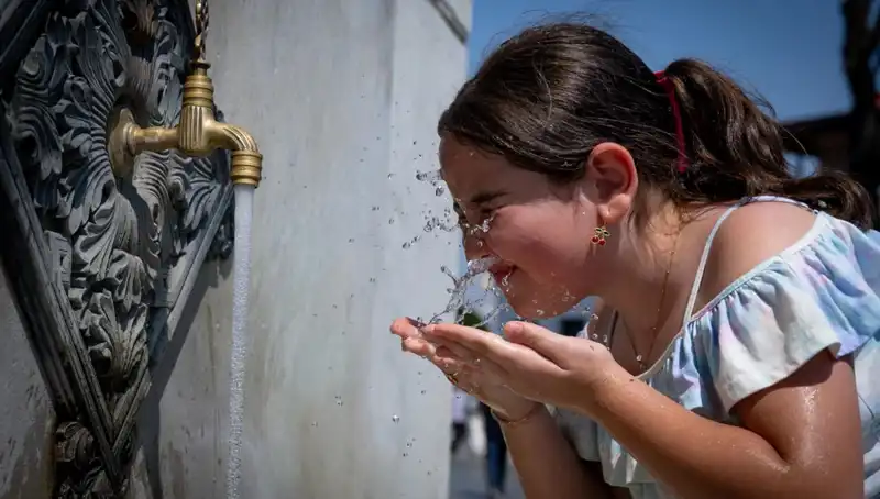 Türkiye'de Sıcak Hava Dalgası: 16 Şehirde Sıcaklık 40 Dereceyi Geçti