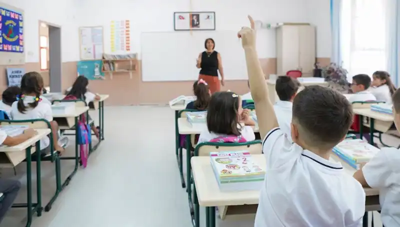Öğretmenler İçin Mayıs Ek Ders Ödemeleri Bayram Öncesi Hesapları Sarsacak Mı?