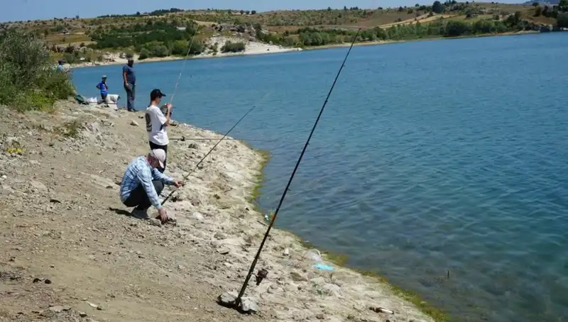 Kafesler Patladı! Barajda Beklenmedik Olay Şok Yarattı