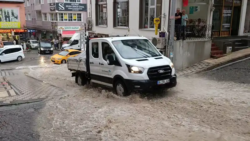 Aniden Bastıran Yağmur, Şehirde Su Baskınlarına Neden Oldu!