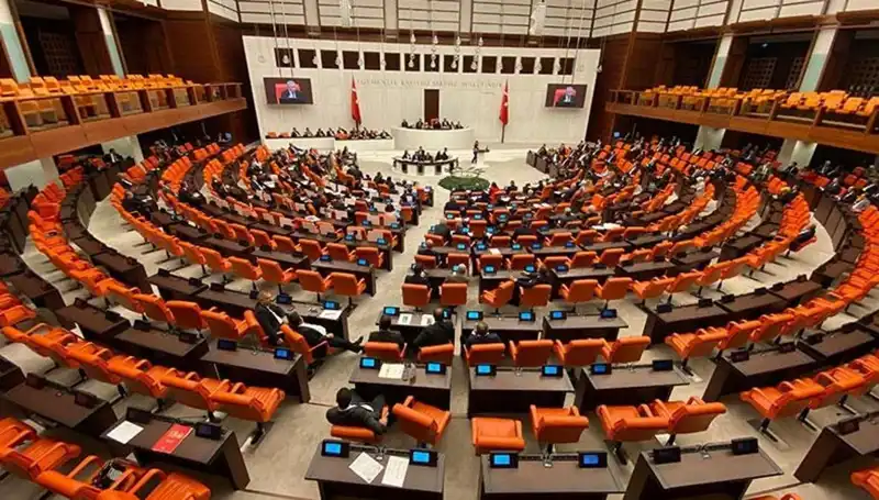 Emekli İkramiyesi 4 Bin TL'ye Yükseliyor: TBMM'deki İlk Adımlar Atıldı