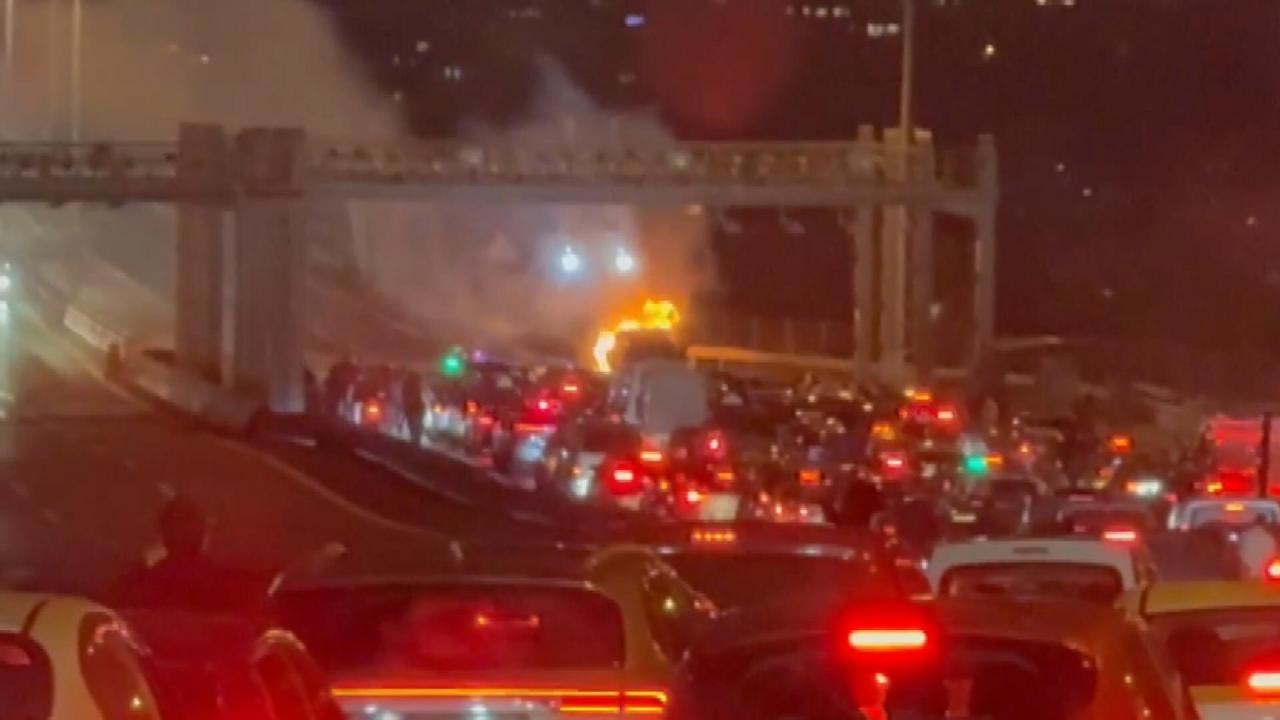 15 Temmuz Şehitler Köprüsü'nde Araç Yangını