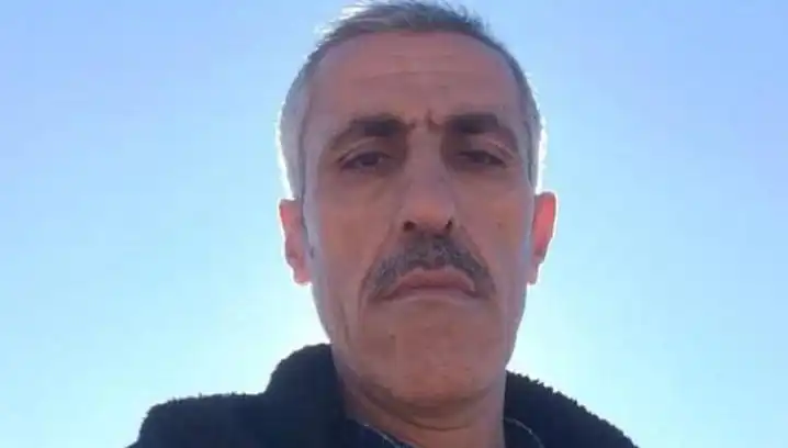 Gençleri “Çime Basmayın” Diye Uyardı, Bıçaklı Saldırıdan Kurtuldu!