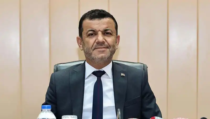 CHP Kurultayı Divan Başkanı Bülent Nuri Çavuşoğlu: Hayatı ve Siyasi Kariyeri
