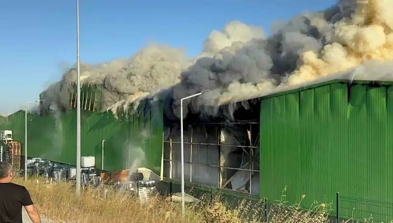 Balıkesir Fabrikasındaki Yangında İki İşçi Hayatını Kaybetti, 1 Kişi Tutuklandı