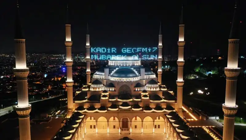 Kadir Gecesi 2025: Ne Zaman ve Nasıl İdrak Edilecek?