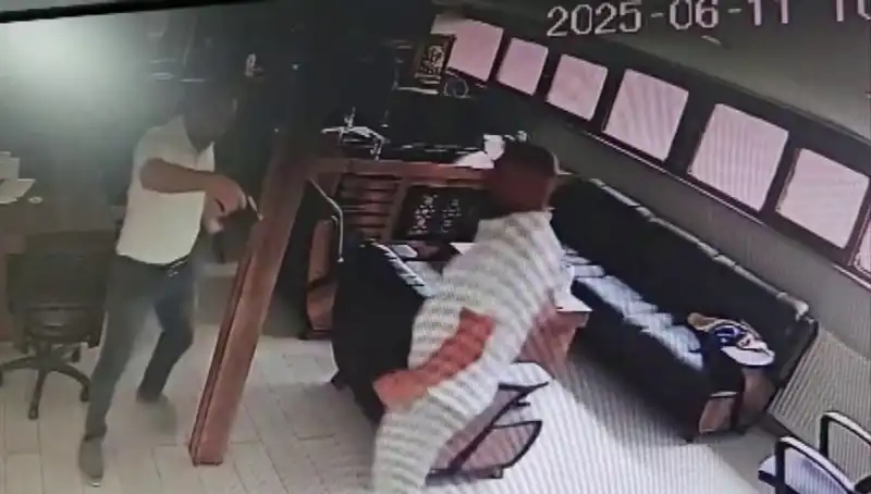 Alacak Verecek Meselesi Kanlı Bitti: Kalfa, İş İnsanını Neden Öldürdü?