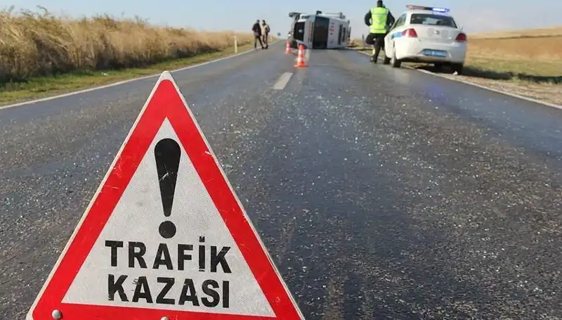 Niğde'de Zincirleme Kaza: 16 Kişi Yaralandı, Olay Anı Şok Etti!