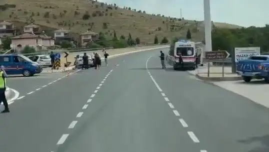 Elazığ'da Korkunç Kaza: İki Araç Çarpıştı, Yaralılar Hastaneye Kaldırıldı