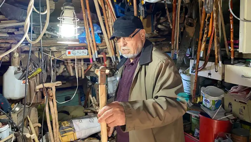 Doğanın Gücünü Sanata Dönüştüren Yetenekli Ahşap İşçisi