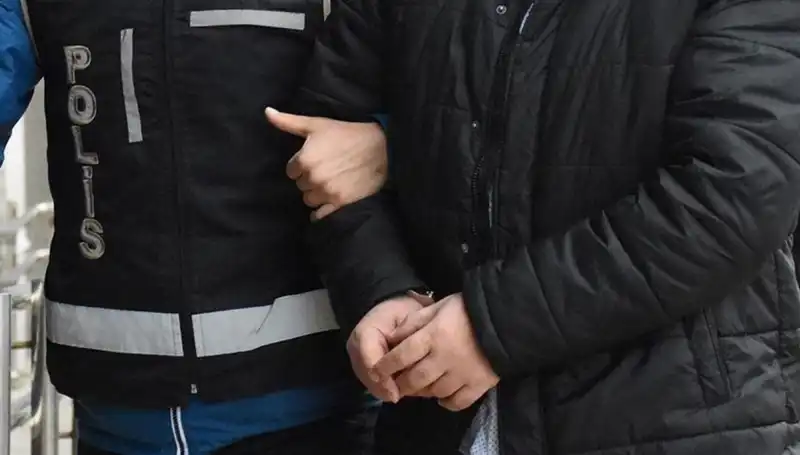 Sosyal Medyada Kadın Profiliyle Yapılan 500 Milyonluk Dolandırıcılık: 12 Kişi Tutuklandı!